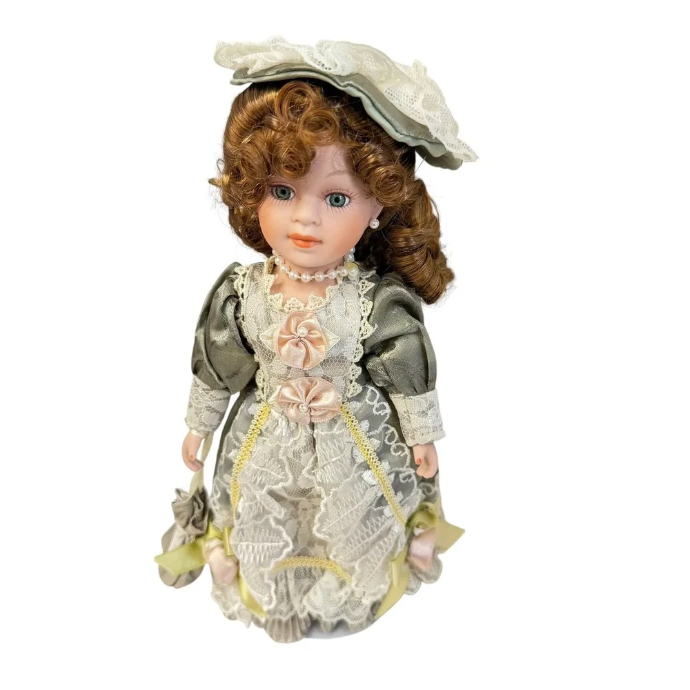 Victorian Porcelain Doll Girls OS Peach Victorian Lace Rose Floral Hat Stand